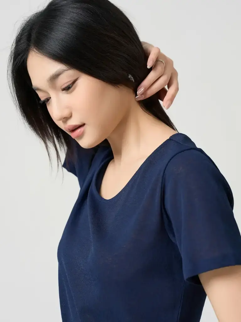 Áo Phông Cổ Rộng Dáng Suông 